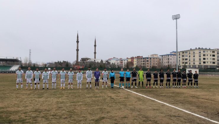 Kars 36 Spor, kendi evinde oynadığı Nusaybin Belediyespor karşısında yüzü güldü