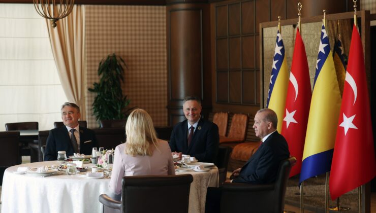 Cumhurbaşkanı Erdoğan, Bosna Hersek Devlet Başkanlığı Konseyi Üyeleriyle Bir Araya Geldi