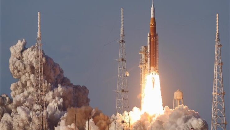 NASA’nın Tarihi Ay Misyonu Başladı: Artemis 2 Mürettebatıyla Uzaya Fırlatıldı